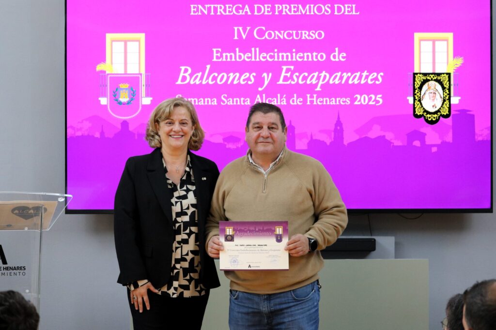 Entregados los premios del IV Concurso de Embellecimiento de Balcones y Escaparates de Semana Santa 2025 4 IMG 3218 scaled 1