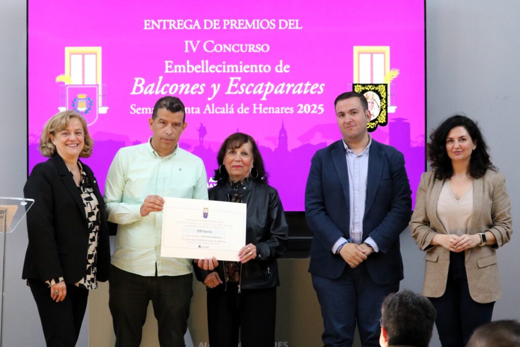 Entregados los premios del IV Concurso de Embellecimiento de Balcones y Escaparates de Semana Santa 2025 3 IMG 3238 scaled 1