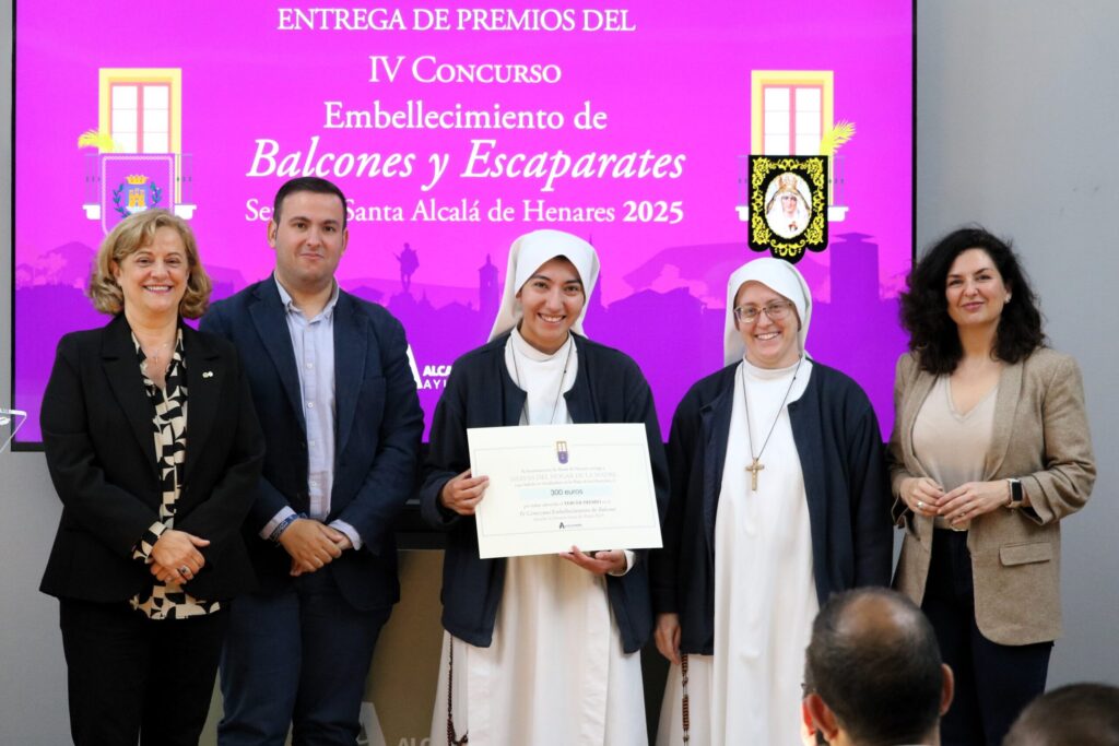 Entregados los premios del IV Concurso de Embellecimiento de Balcones y Escaparates de Semana Santa 2025 2 IMG 3244 scaled 1