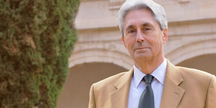 José Vicente Saz, rector de la Universidad de Alcalá