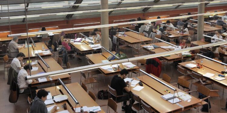 biblioteca cardenal cisneros alcala