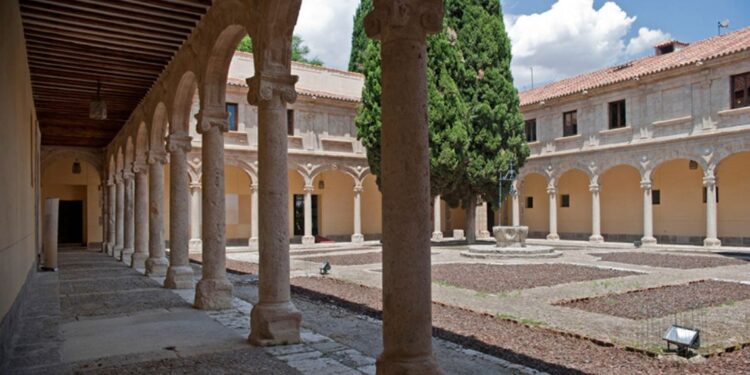 El Colegio de San Ildefonso se transforma en un escaparate de solidaridad, compromiso y color el 17 de mayo 1 colegio mayor san ildefonso