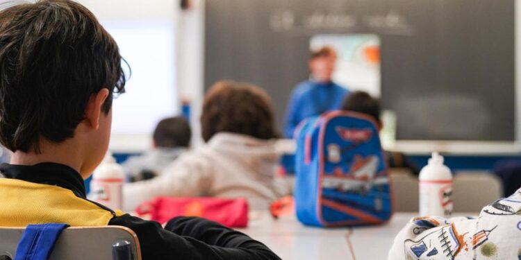 La Comunidad de Madrid impondrá la jornada partida en los colegios públicos a partir del curso 2025/26 1 colegio ninos