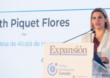 Judith Piquet durante la apertura del Foro Expansión: «Alcalá vive con orgullo la armonía entre tradición, cultura y modernidad»