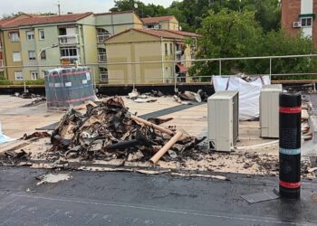 El Ayuntamiento actúa sobre las cubiertas de dos bibliotecas públicas para acabar con las goteras