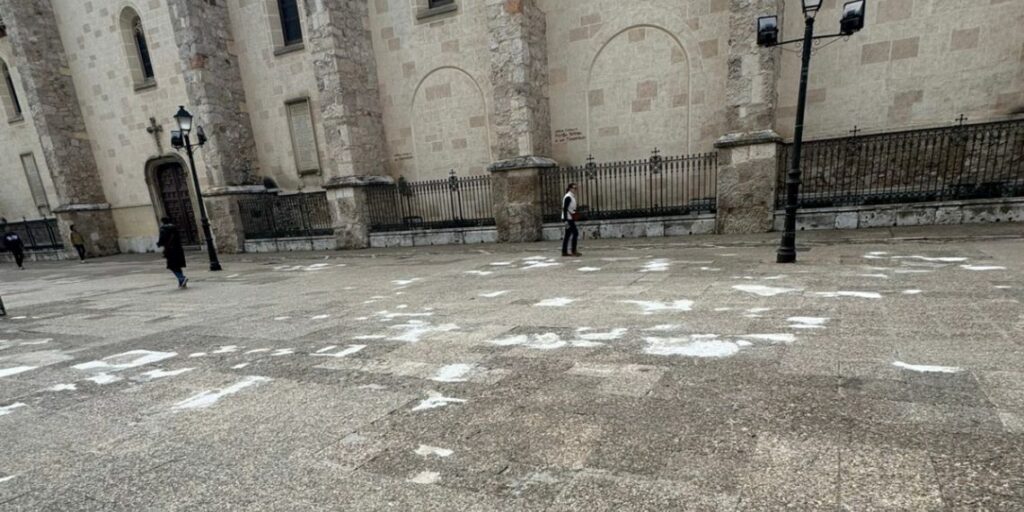 pavimento plaza santos ninos