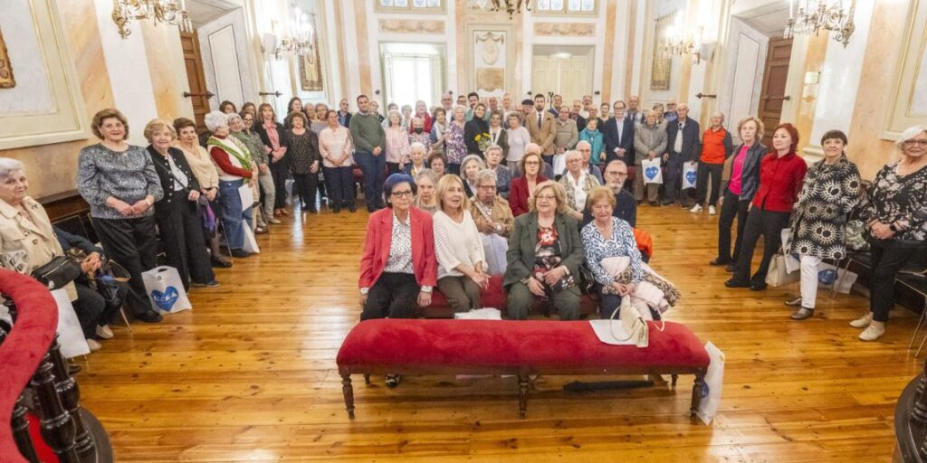 reconocimiento mayores voluntarios