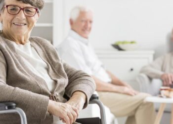 Residencias más pequeñas y con enfoque familiar: así será el nuevo modelo de atención a mayores