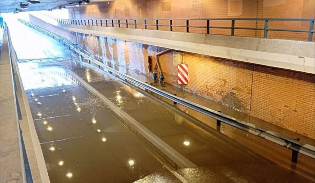 subterraneo calle Torrelaguna inundado