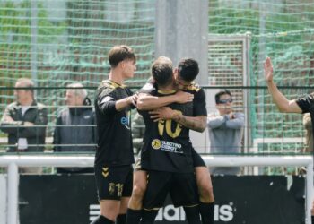 El Alcalá se impone con autoridad en Canillas (2-5) y mantiene viva la celebración de una temporada histórica