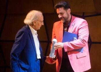 José Luis Alonso de Santos, galardonado con el Premio Fuente de Castalia en el arranque de Clásicos en Alcalá