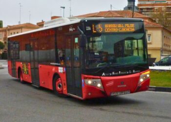 Los trabajadores de Alcalábus amenazan con movilizaciones ante el deterioro de la flota de autobuses urbanos