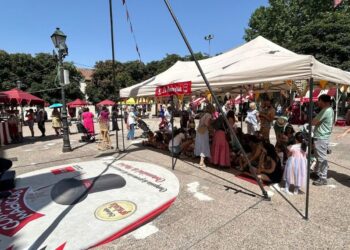 La Plaza de los Santos Niños se transforma en un barrio de fantasía con ‘Comercios Mágicos’
