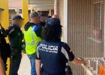 Desalojo de una vivienda ocupada en ‘La Corrala’ de Espartales bajo orden judicial