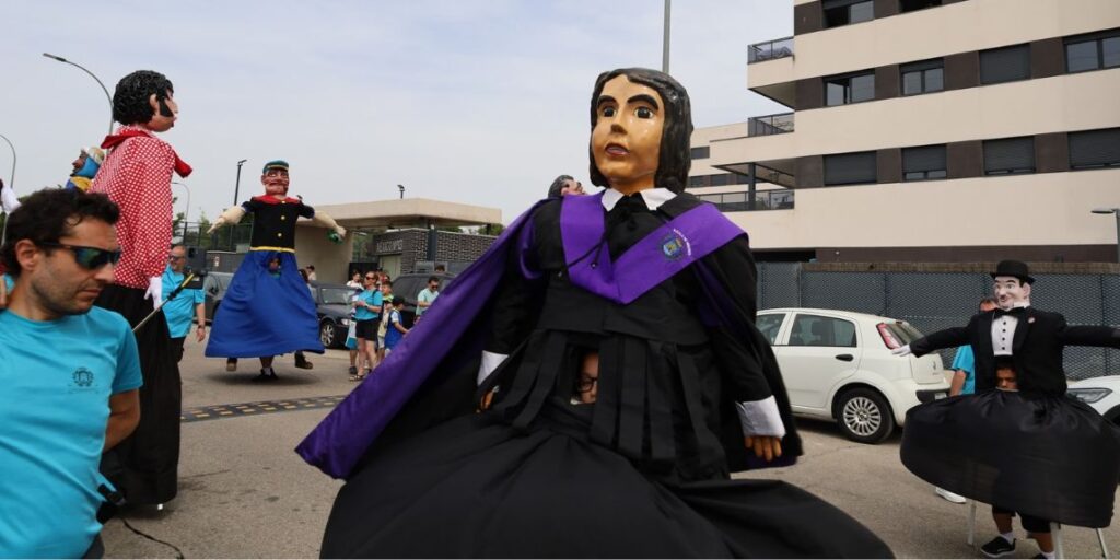 El Olivar y La Garena cierran las fiestas del Distrito III con una jornada de música, pasacalles y actividades familiares 1 el olivar fiestas distrito iii