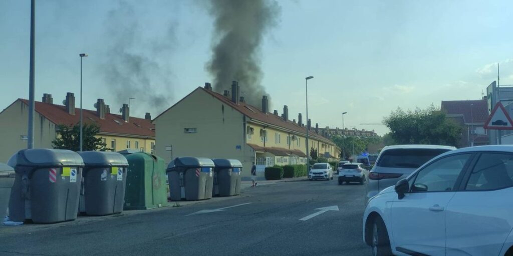Una explosión de gas provoca un aparatoso incendio en una vivienda del Ensanche 1 explosion de gas ensanche
