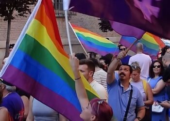 Alcalá Entiende se prepara para el Orgullo 2025 llamando a manifestarse: «No vamos a volver a un país en blanco y negro»