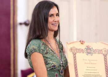 El Ayuntamiento entrega la Medalla de la Ciudad al CEIP Nuestra Señora del Val por sus 50 años de trayectoria educativa