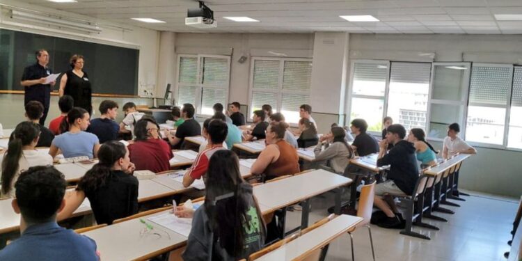 La PAU 2025 finaliza entre alivio, nervios y recta final marcada por exámenes bajo el foco de la crítica 1 pau2025