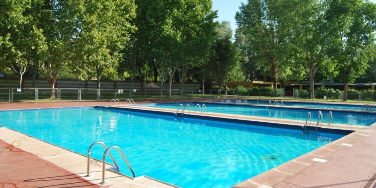 piscina verano el val