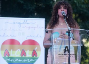 La Gremial del Taxi, Hurakan Bastida y artistas locales protagonizan el inicio del Orgullo en Alcalá