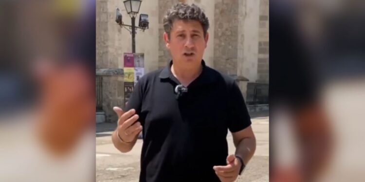 Vicente Pérez (PP) asegura sentirse “muy orgulloso” de la reforma de la Plaza de los Santos Niños y expresa su “sorpresa” ante las críticas del PSOE 1 vicente perez santos ninos