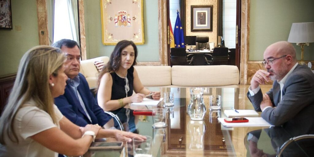 AEDHE expone al Delegado del Gobierno las prioridades empresariales del Corredor del Henares 1 aedhe prioridades empresariales corredor henares