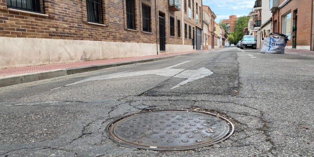 La calle Juliana Merino renovará su red de saneamiento para mejorar la evacuación de aguas residuales 1 calle Juliana Merino
