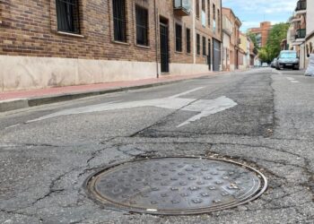 La calle Juliana Merino renovará su red de saneamiento para mejorar la evacuación de aguas residuales