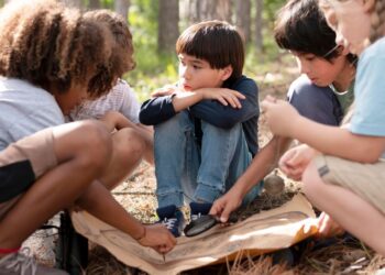 CAJE lanza una campaña solidaria para ofrecer unas vacaciones educativas en la naturaleza a menores vulnerables