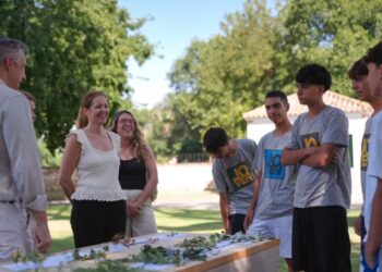 Medio centenar de adolescentes participan en el «Campamento Modo Avión», el primer campamento de desconexión digital para jóvenes