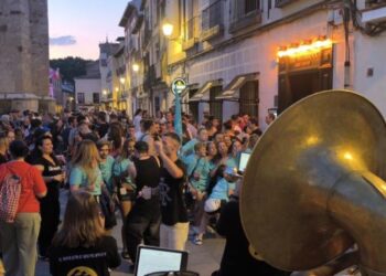 ¡La que se lió con el Charangazo Peñista! Calles llenas, música y ganas de fiesta para arrancar el verano a lo grande
