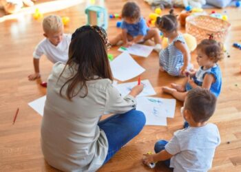 AlcaláCuida: el nuevo servicio gratuito para ayudar a las familias en la conciliación del cuidado infantil