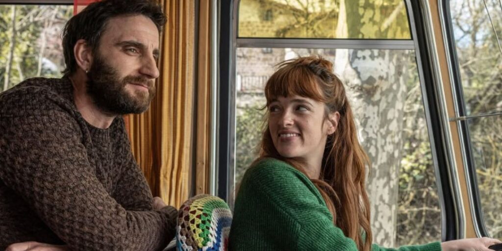 El cine de verano de Alcalá acoge la proyección especial de 'El Bus de la Vida' este lunes 1 el bus de la vida