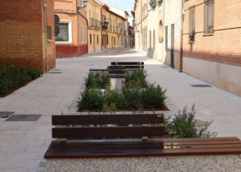 Una calle renovada para los peatones: así ha cambiado Cardenal Tenorio tras cinco meses de obras