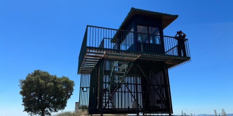 La torre de vigilancia de incendios de Alcalá se traslada a Villalbilla para mejorar la cobertura forestal en el este de la región 1 torre vigilancia forestal