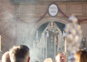 La Virgen del Carmen recorre las calles del centro en una procesión marcada por la cercanía de su coronación canónica