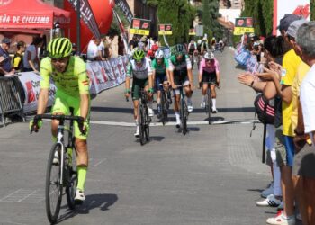 El ciclista alcalaíno Carlos Pérez, mejor joven en la segunda etapa de la Vuelta a Madrid