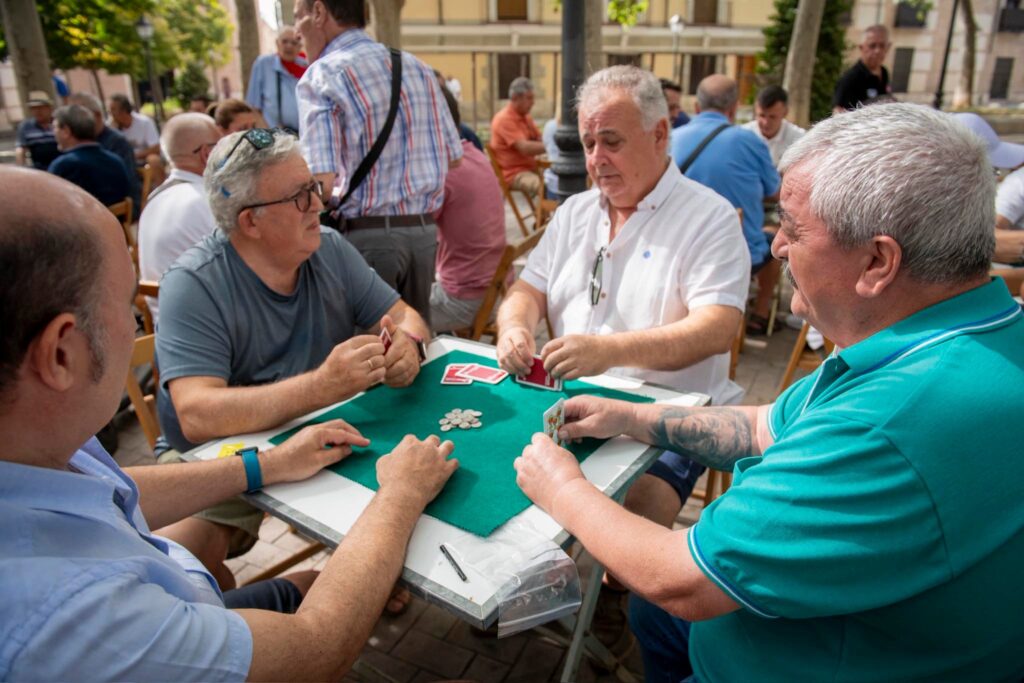 Órdagos y emoción en la Plaza de Palacio con el tradicional Torneo de Mus de las Ferias 7 538337318 1218808843607980 648074968554019217 n