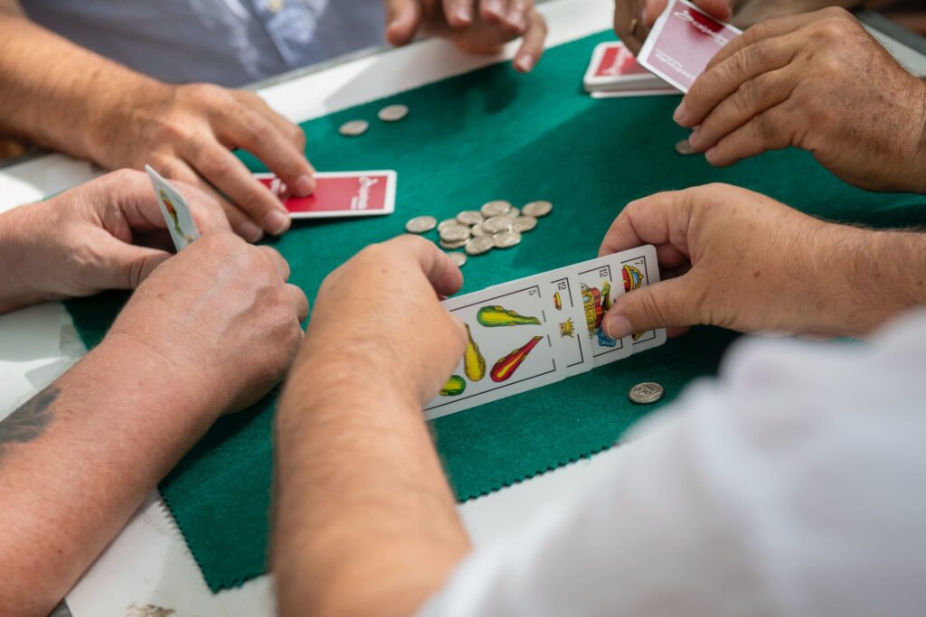 Órdagos y emoción en la Plaza de Palacio con el tradicional Torneo de Mus de las Ferias 11 538562228 1218729506949247 8175348858870728982 n