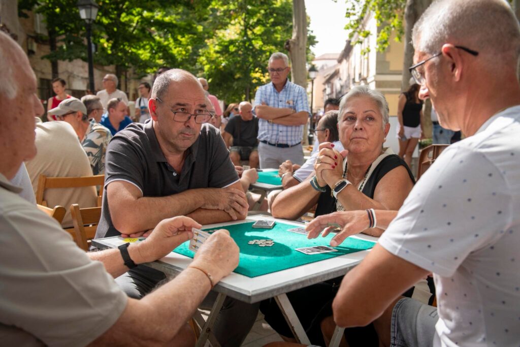 Órdagos y emoción en la Plaza de Palacio con el tradicional Torneo de Mus de las Ferias 3 538628746 1218808923607972 1097262752256609685 n