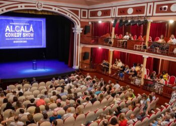‘Alcalá Comedy Show’ llena el Teatro Salón Cervantes con una noche de humor local