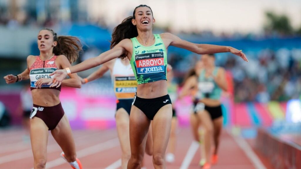 Rocío Arroyo reina en los 800 metros del Nacional absoluto y se postula como referente del mediofondo español 1 Rocio Arroyo campeona espana 800