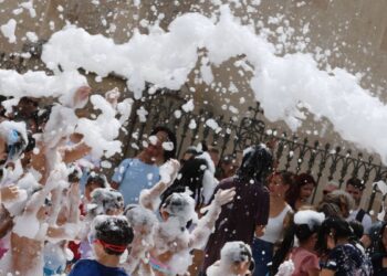 Conciertos, cuentacuentos, vermut popular y juegos de peñas marcarán la programación de ferias para este miércoles