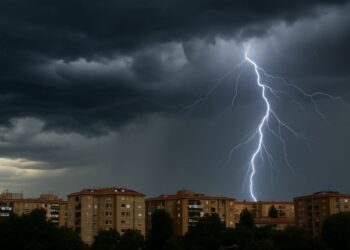 La AEMET activa el aviso amarillo por tormentas para este viernes con riesgo de viento fuerte y precipitaciones intensas