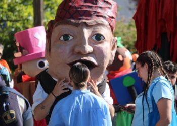 Alcalá despide sus Ferias con teatro, gigantes y el broche final con los fuegos artificiales