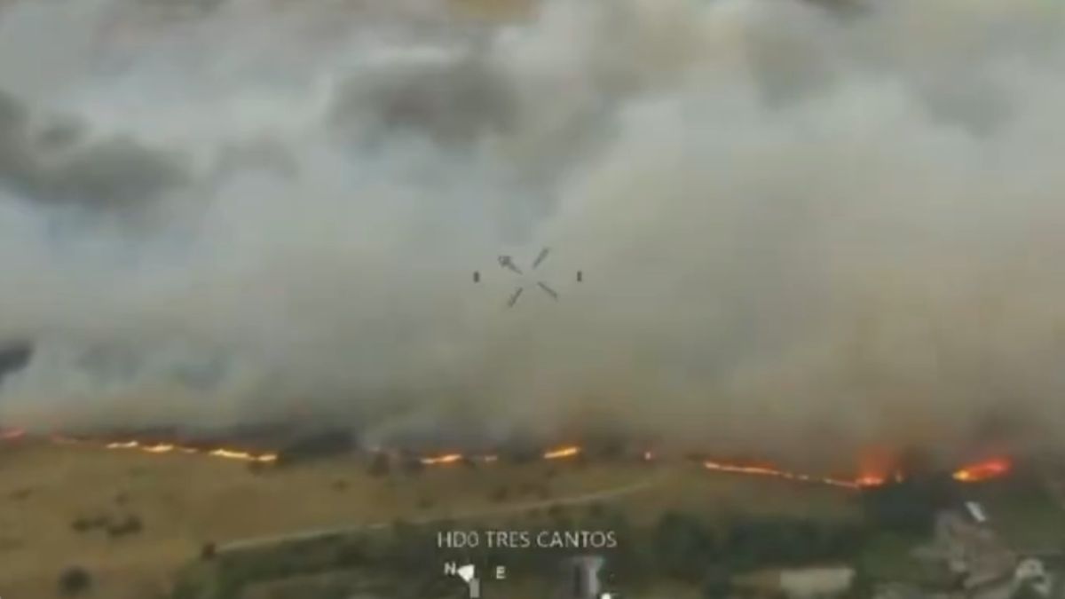 Un incendio en Tres Cantos arrastra una gran nube de humo y ceniza ...