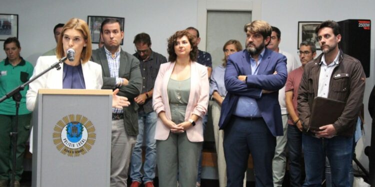 De izquierda a derecha, Judith Piquet, Antonio Saldaña, Orlena de Miguel, Víctor Acosta y Santiago Alonso. / Fuente: PSOE