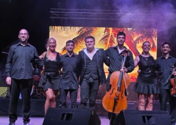 Manuel Alejandro llena el Parque de Sementales con su espectáculo ‘Intimísimo’ en las Ferias 2025