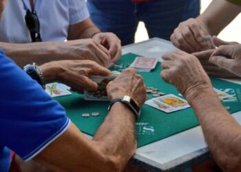 Un martes de Ferias en Alcalá con mus, charangas y cultura hasta la madrugada